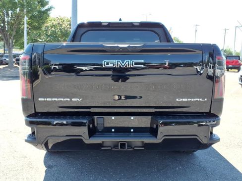 Used 2025 GMC Sierra EV Denali AWD/4WD image 16