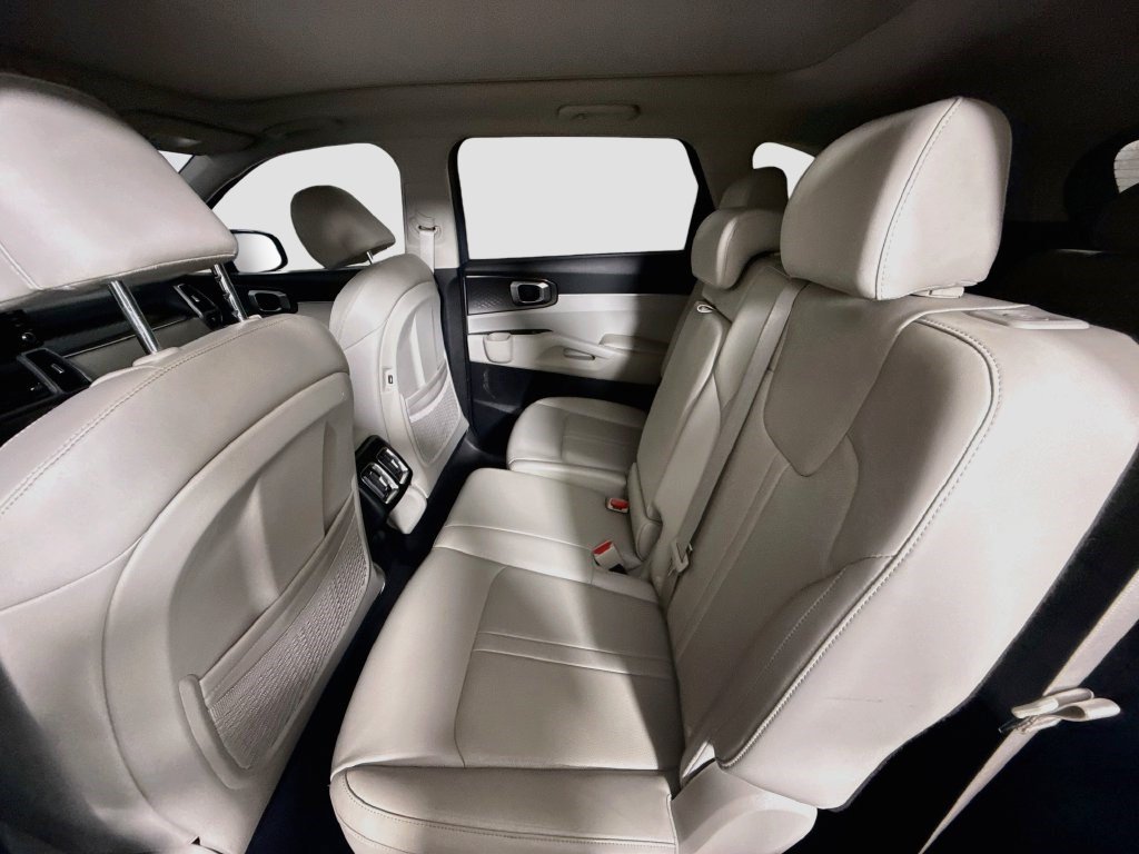 Used 2023 Kia Sorento S w/ Panoramic Sunroof Package FWD image 24