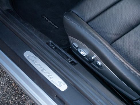 Used 2015 Porsche 911 Carrera S image 30