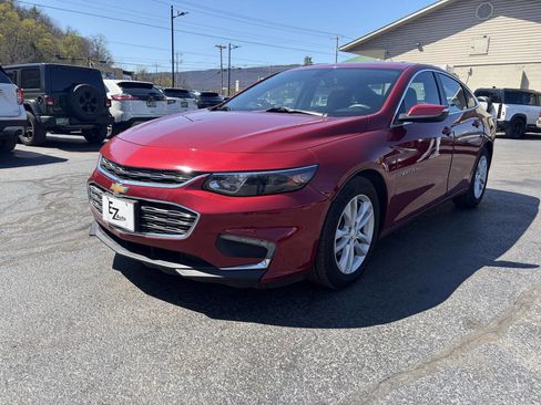 Used 2018 Chevrolet Malibu LT image 3