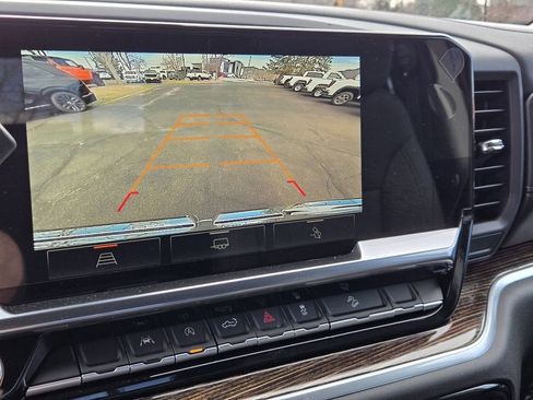 New 2026 GMC Sierra 1500 SLE image 13