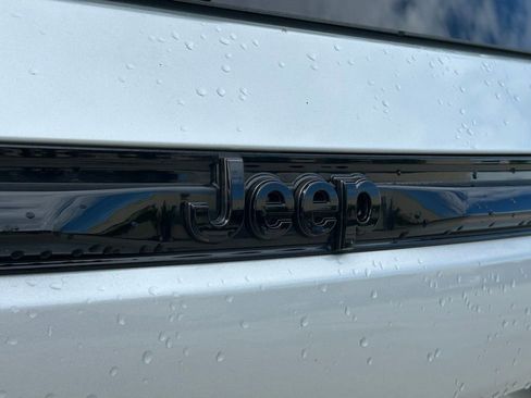 Certified 2024 Jeep Grand Cherokee Limited w/ Black Appearance Package image 33