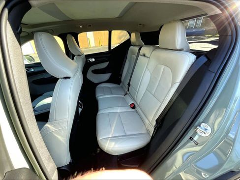 Used 2023 Volvo XC40 B5 Ultimate w/ Protection Package Premier image 5