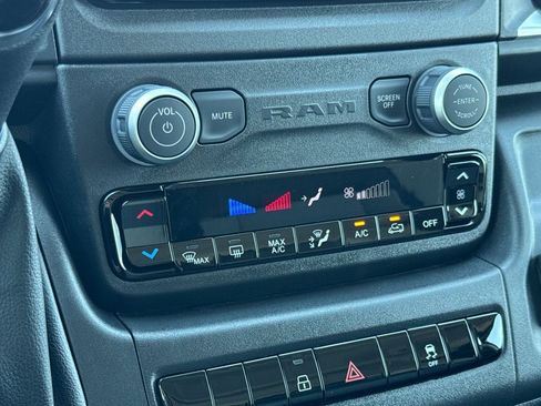 New 2025 RAM ProMaster 2500 w/ Quick Order Package 22G SLT image 26