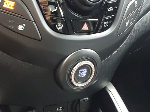 Used 2016 Hyundai Veloster Turbo image 27