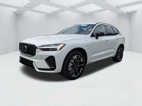 New 2026 Volvo XC60 T8 Plus w/ Protection Package Premier AWD/4WD image 8