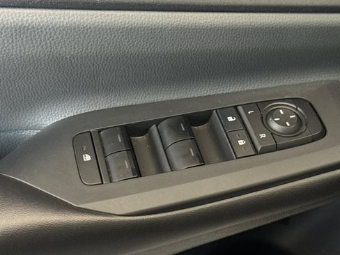 Used 2024 Toyota Prius LE FWD image 13
