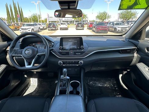 Used 2024 Nissan Altima 2.5 SV FWD image 20