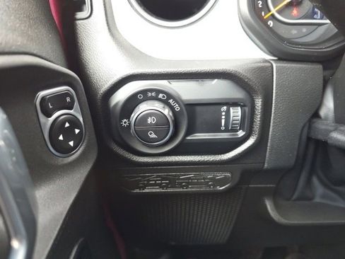 Used 2024 Jeep Gladiator Sport image 17