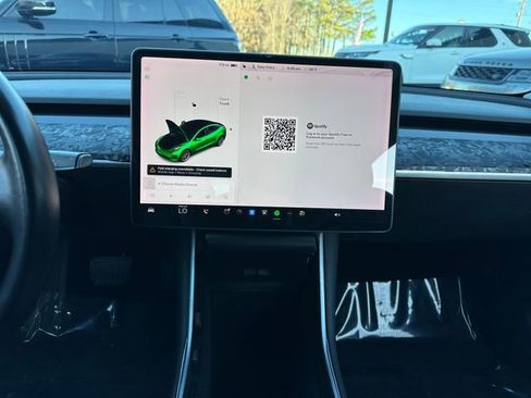 Used 2019 Tesla Model 3 Long Range image 18