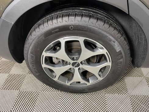 Used 2022 Kia Telluride EX image 10