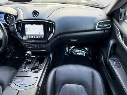Used 2018 Maserati Ghibli image 21