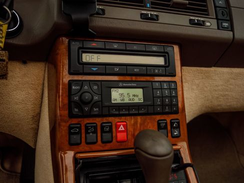 Used 2000 Mercedes-Benz SL 500 image 32