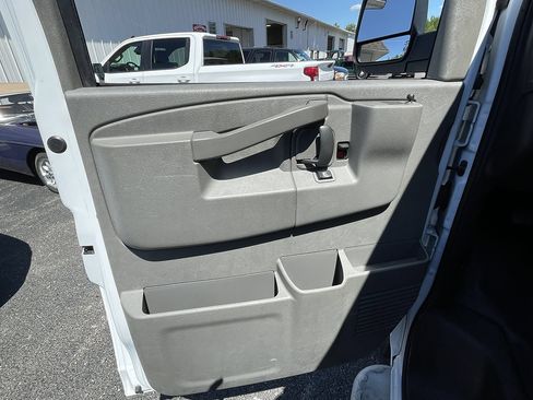 Used 2025 GMC Savana 2500 w/ Driver Convenience Package RWD image 26