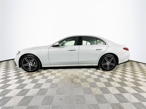 Used 2025 Mercedes-Benz E 350 Sedan image 4