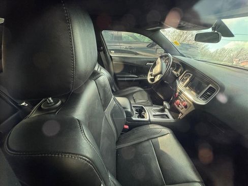Used 2019 Dodge Charger SXT w/ Leather Interior Group image 2