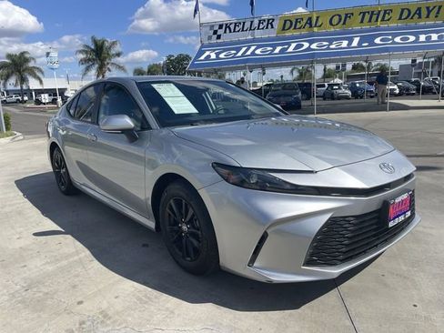 Used 2025 Toyota Camry LE w/ Convenience Package FWD image 2