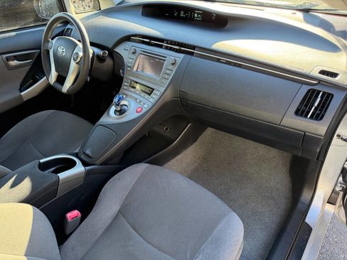 Used 2013 Toyota Prius Two image 21