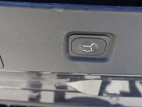 Used 2025 Ford Expedition Active AWD/4WD image 36
