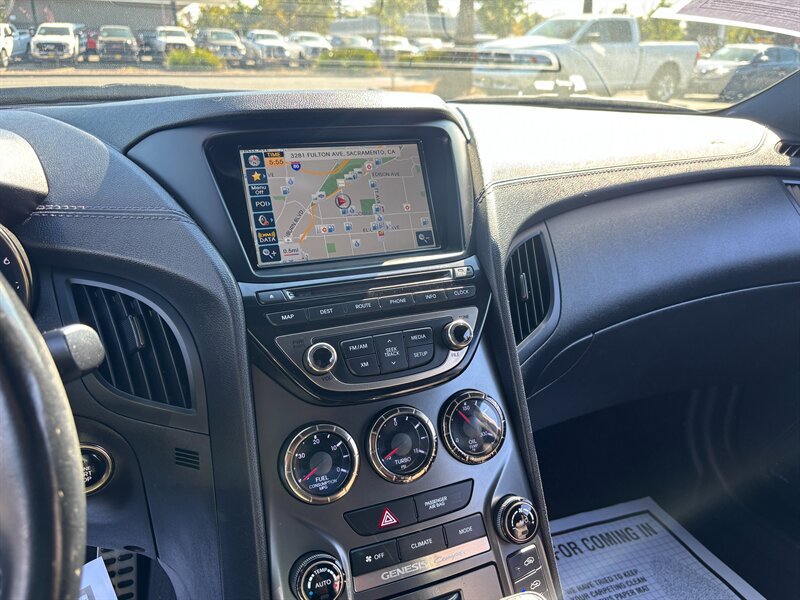Used 2015 Hyundai Genesis 3.8 RWD image 10