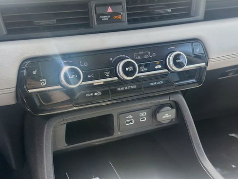 Certified 2024 Honda Pilot Touring image 14