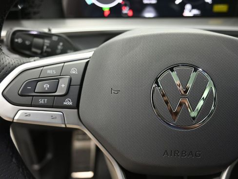 New 2026 Volkswagen Tiguan SE R-Line image 15