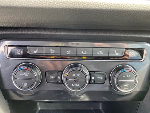 Used 2021 Volkswagen Tiguan SE R-Line image 14