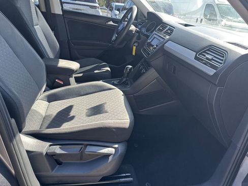 Used 2018 Volkswagen Tiguan S image 38