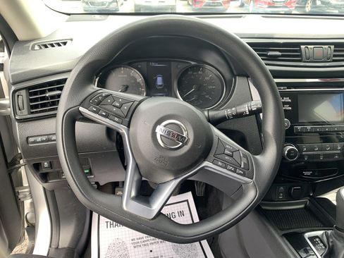 Used 2017 Nissan Rogue S w/ S Appearance Package AWD/4WD image 12