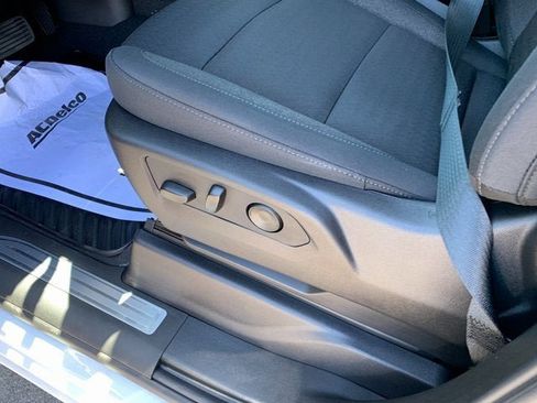 New 2026 GMC Sierra 1500 SLE w/ Preferred Package image 15