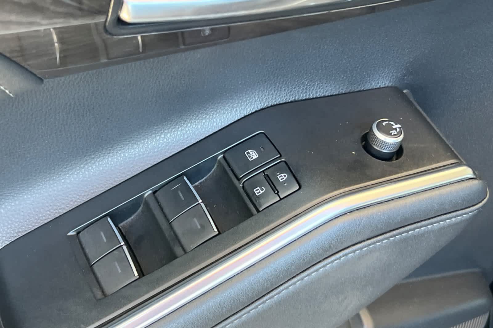 Used 2021 Toyota Highlander Limited AWD/4WD image 13