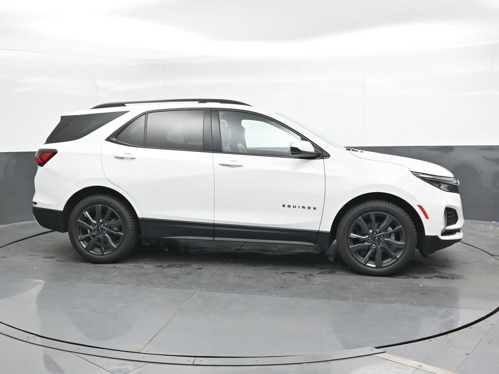 Used 2024 Chevrolet Equinox RS FWD image 3