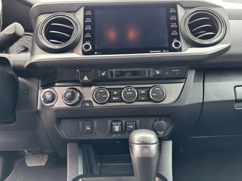 Used 2021 Toyota Tacoma TRD Sport AWD/4WD image 11