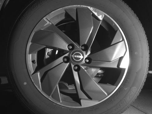 Used 2025 Nissan Rogue SV image 12