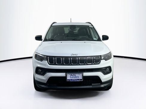 Used 2022 Jeep Compass Latitude AWD/4WD image 2