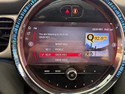 Used 2022 MINI Cooper 2-Door Hardtop w/ Premium Package image 74