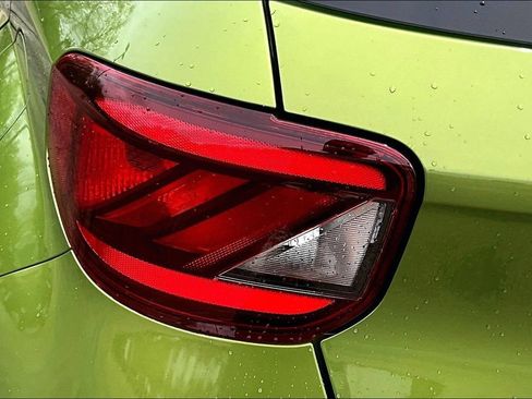 Used 2023 Hyundai Venue SEL FWD image 25