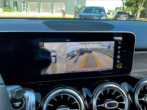 Used 2020 Mercedes-Benz GLB 250 image 25