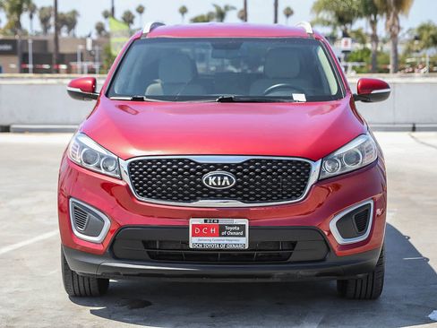 Used 2016 Kia Sorento LX w/ LX Convenience Package FWD image 3