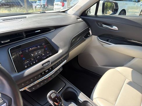 Used 2023 Cadillac XT4 Premium Luxury w/ Technology Package AWD/4WD image 25