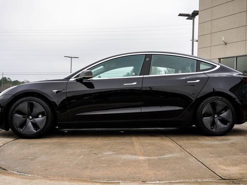Used 2018 Tesla Model 3 Long Range image 10