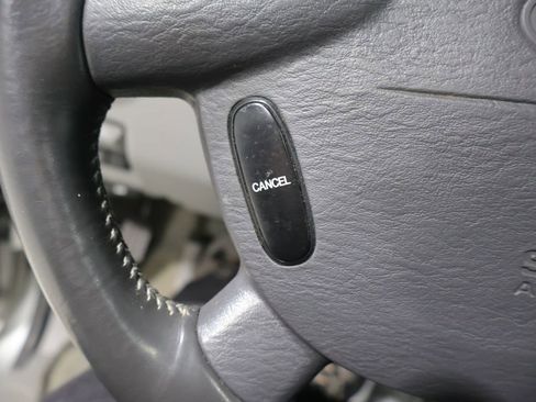 Used 2004 Kia Sedona LX FWD image 27