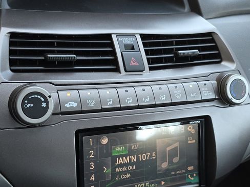 Used 2010 Honda Accord EX image 19