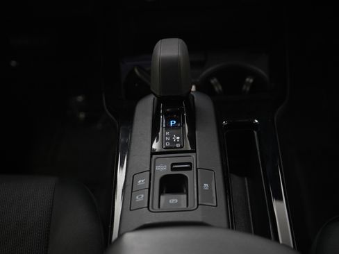 Used 2023 Toyota Prius LE FWD image 17