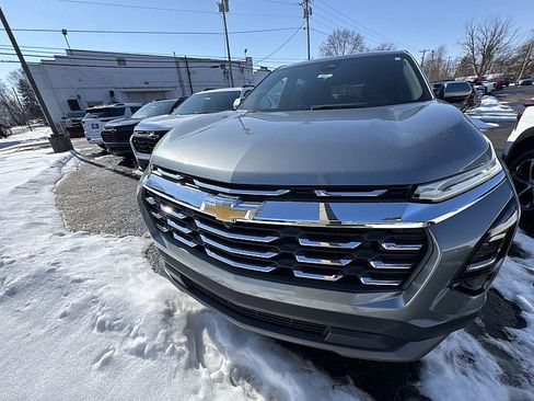 New 2026 Chevrolet Equinox LT w/ Convenience Package II image 3