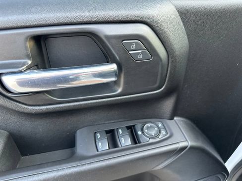 Used 2021 Chevrolet Silverado 1500 Custom AWD/4WD image 17