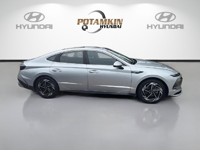 Used 2024 Hyundai Sonata SEL w/ Convenience Package FWD image 4