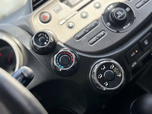 Used 2009 Honda Fit Sport image 19