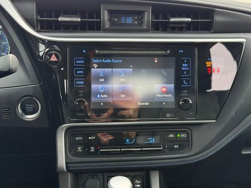 Used 2018 Toyota Corolla XSE image 15