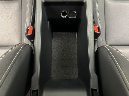 Used 2025 Toyota Camry SE image 34